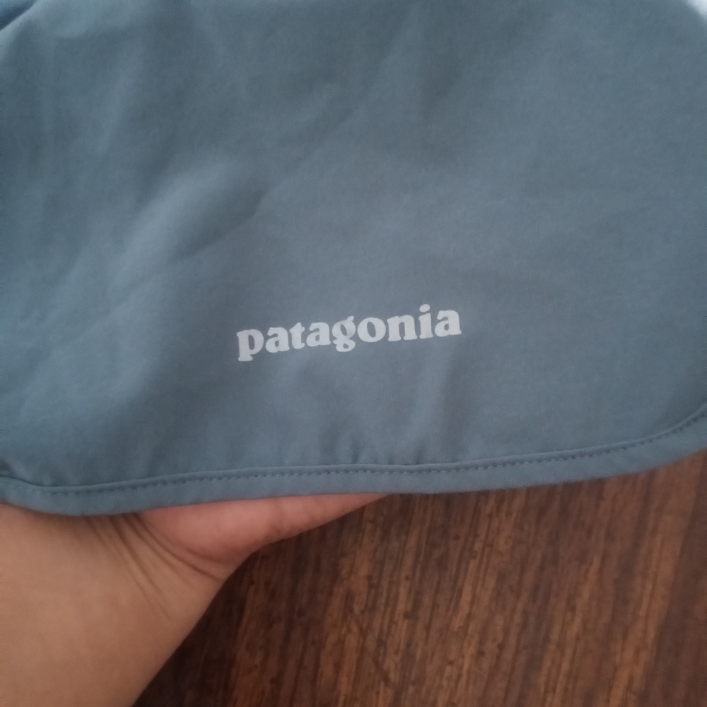 Patagonia Women's Nine Trails Shorts - 4"  color Plume Grey. - Picture 5 of 10